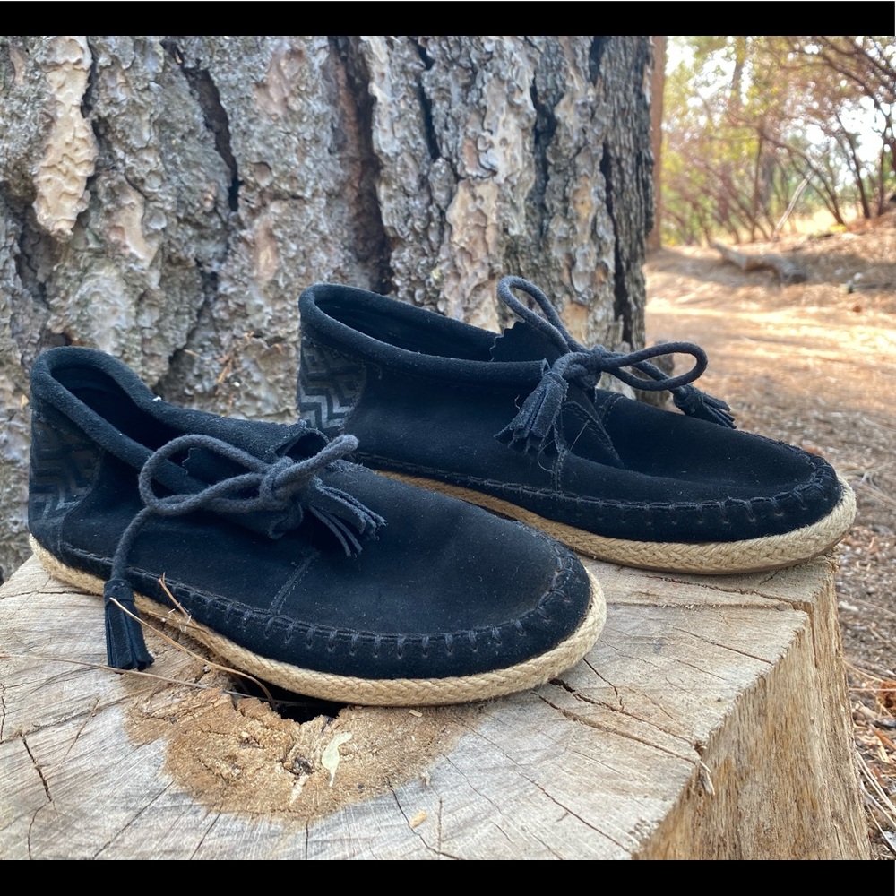 Tom’s Chukkas Black
